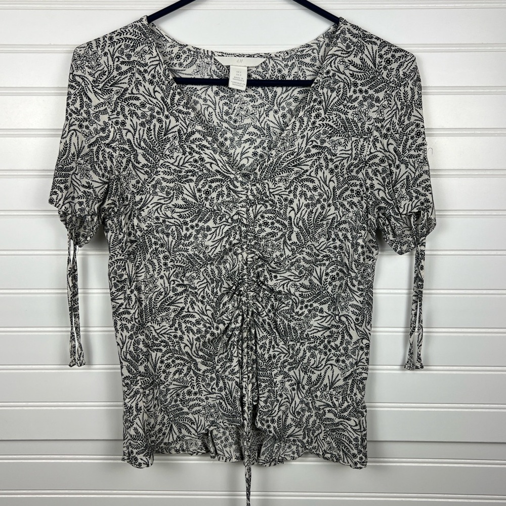 H&M Black and White Ruched Women's Top